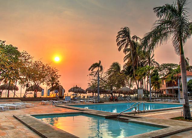 PISCINAS ESTELAR Santamar Hotel & Centro de Convenciones Santa Marta